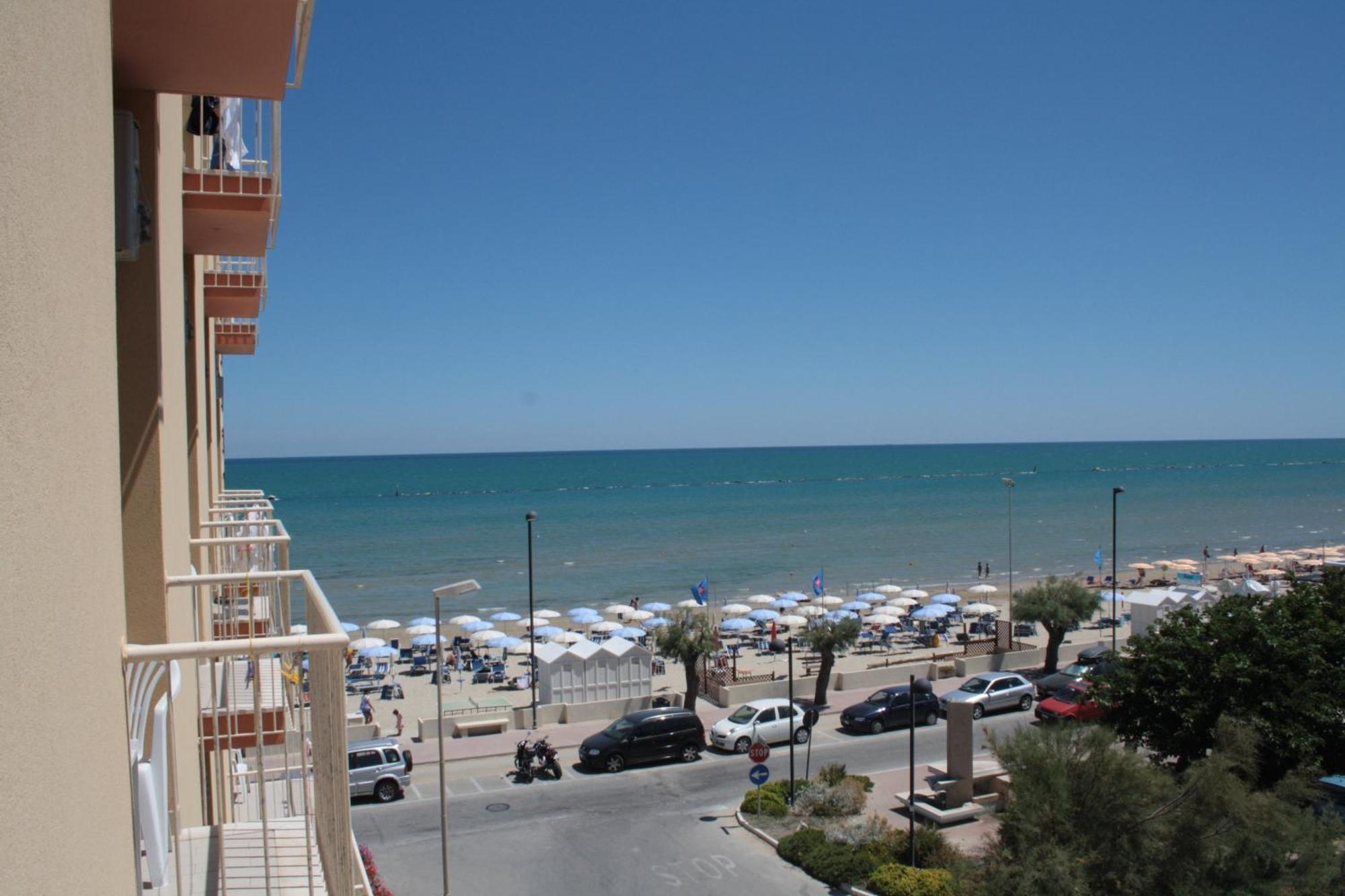 Hotel Florence Marotta Εξωτερικό φωτογραφία